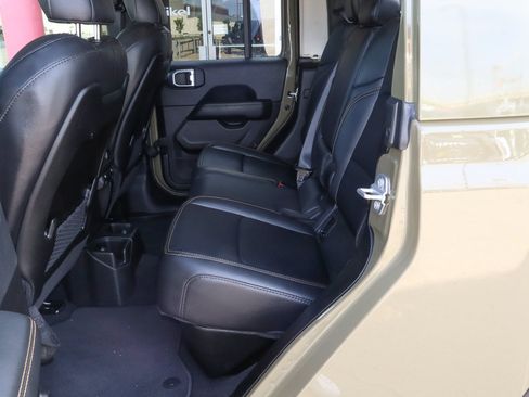 Used 2025 Jeep Gladiator Sport AWD/4WD image 8