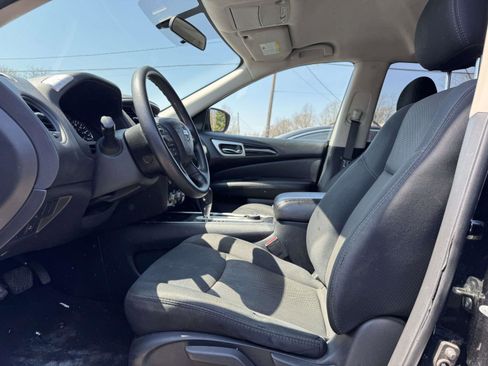 Used 2019 Nissan Pathfinder S AWD/4WD image 12