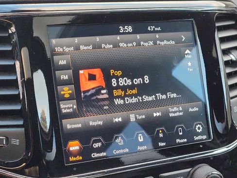 Used 2021 Jeep Grand Cherokee Laredo X image 17