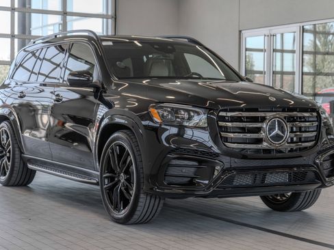 New 2026 Mercedes-Benz GLS 580 4MATIC image 21