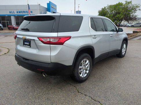 Used 2021 Chevrolet Traverse LS FWD image 8
