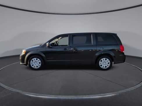 Used 2019 Dodge Grand Caravan SE w/ UConnect Hands-Free Group image 5