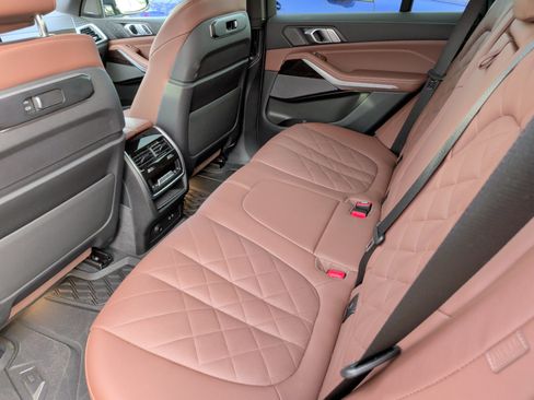 Used 2025 BMW X5 M60i w/ Climate Comfort Package image 38