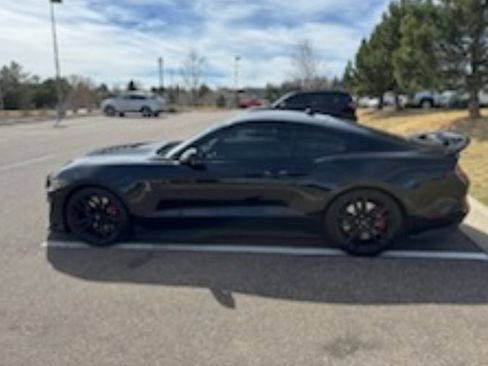 Used 2020 Ford Mustang Shelby GT500 w/ Technology Package RWD image 3