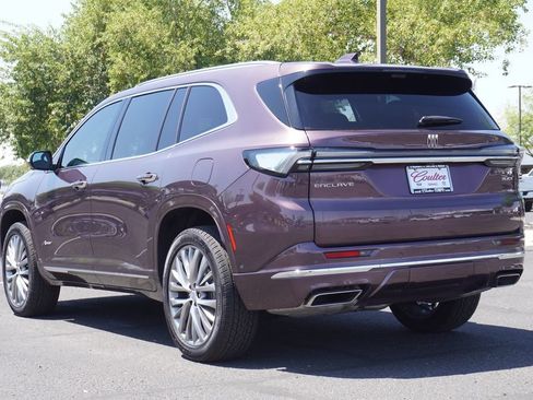 Used 2025 Buick Enclave Avenir w/ Super Cruise Package FWD image 3
