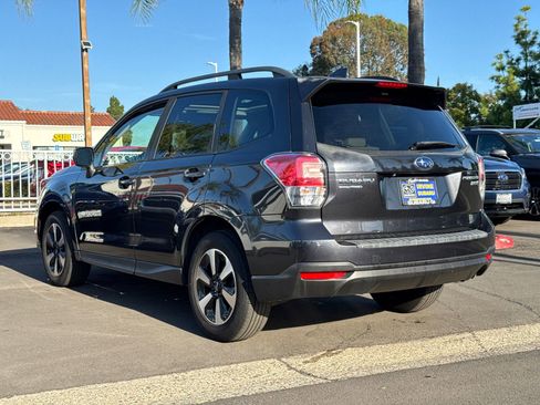 Used 2017 Subaru Forester 2.5i Premium image 8