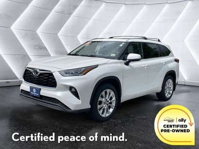 Used 2023 Toyota Highlander Limited