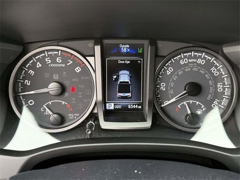 Used 2023 Toyota Tacoma TRD Off-Road image 23