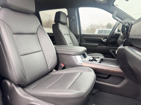 Used 2025 GMC Sierra 2500 SLT w/ SLT Convenience Package image 11