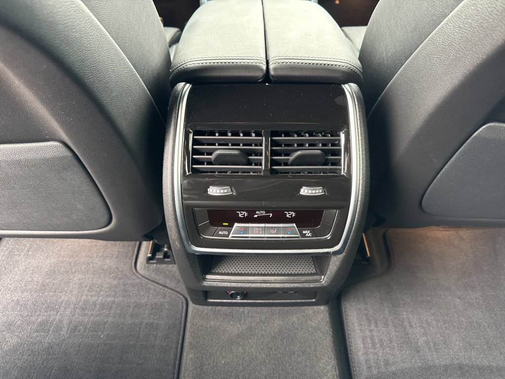 Used 2025 BMW X5 sDrive40i w/ M Sport Package RWD image 30