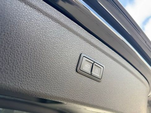 Used 2023 Audi SQ5 Premium Plus w/ Premium Plus Package AWD/4WD image 39