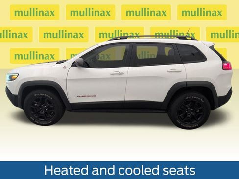 Used 2020 Jeep Cherokee Trailhawk image 12