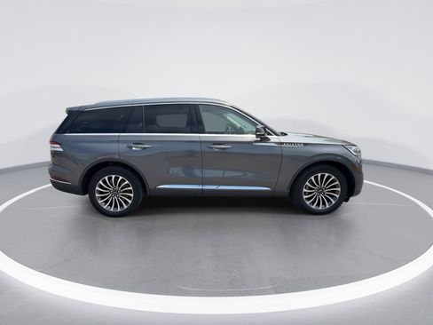 Used 2023 Lincoln Aviator AWD w/ Premium Package image 9