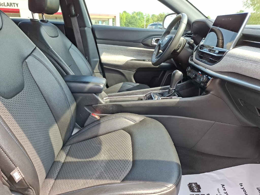 Used 2024 Jeep Compass Latitude AWD/4WD image 30