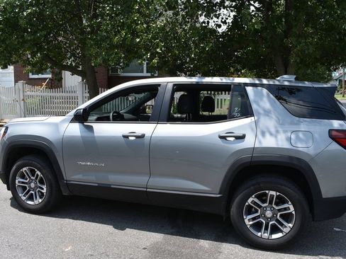 Used 2026 GMC Terrain Elevation FWD image 8