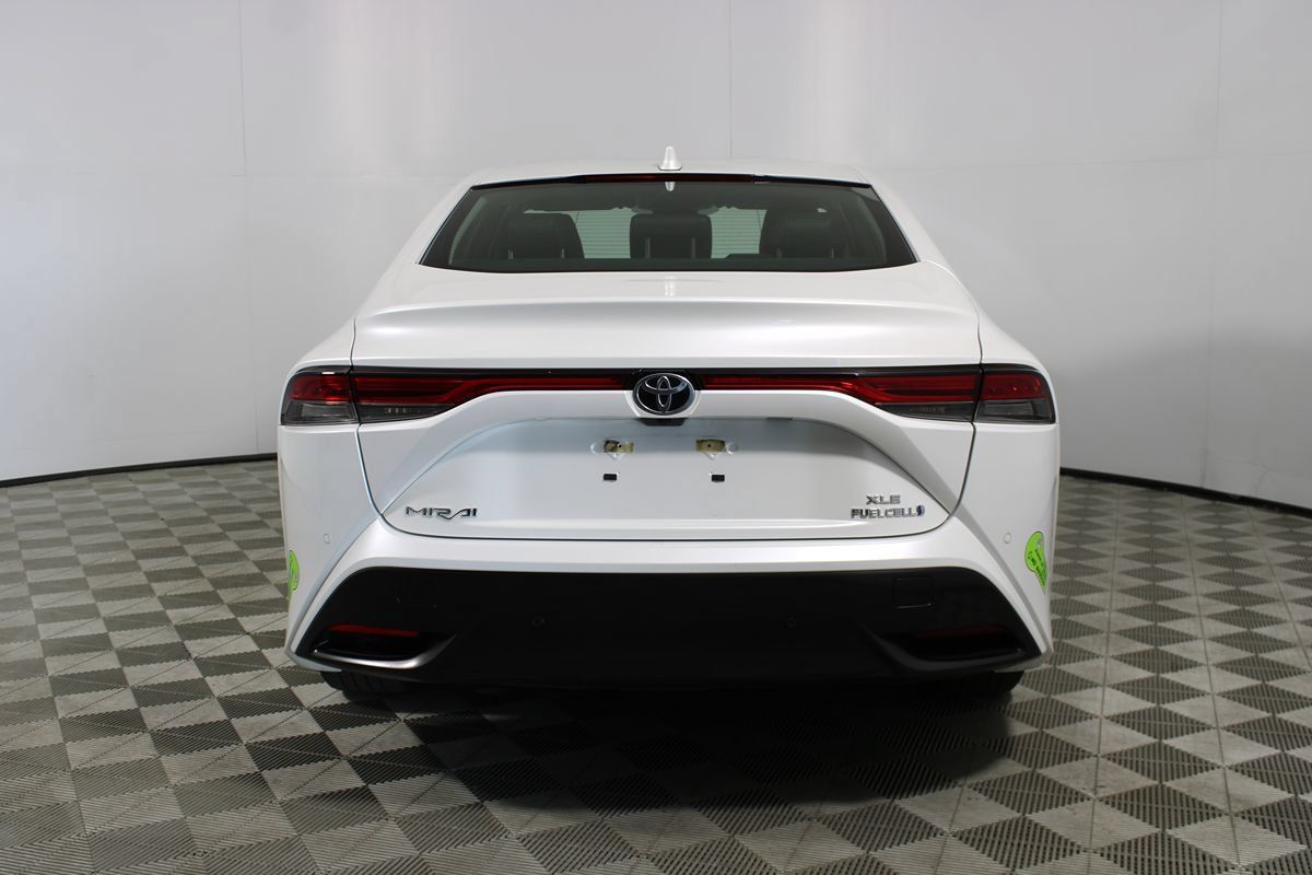 Used 2023 Toyota Mirai w/ Advanced Technology Package RWD image 5
