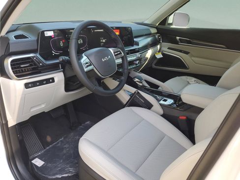 New 2025 Kia Telluride S image 13