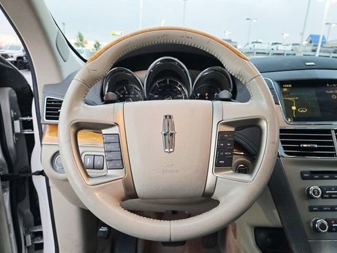 Used 2010 Lincoln MKT AWD image 8