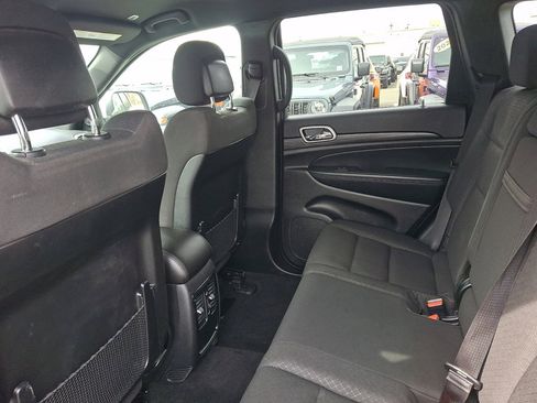 Used 2021 Jeep Grand Cherokee Laredo image 20