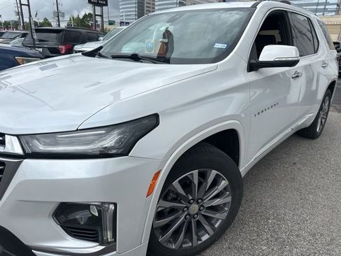 Used 2023 Chevrolet Traverse Premier image 4