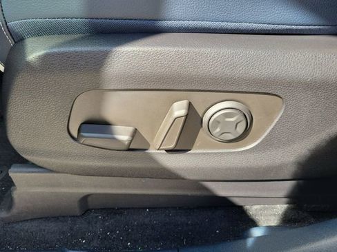 Used 2025 Kia Carnival SX Prestige FWD image 18