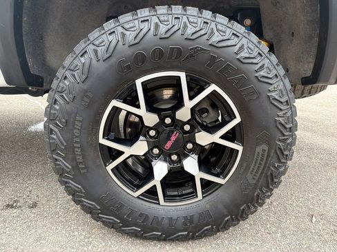 Used 2023 GMC Canyon AT4X AWD/4WD image 8