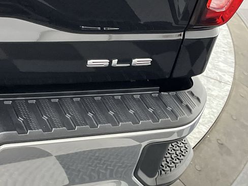 Certified 2025 GMC Sierra 1500 SLE w/ X31 Off-Road Package AWD/4WD image 35