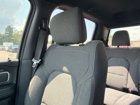Used 2019 RAM 1500 Big Horn AWD/4WD image 11