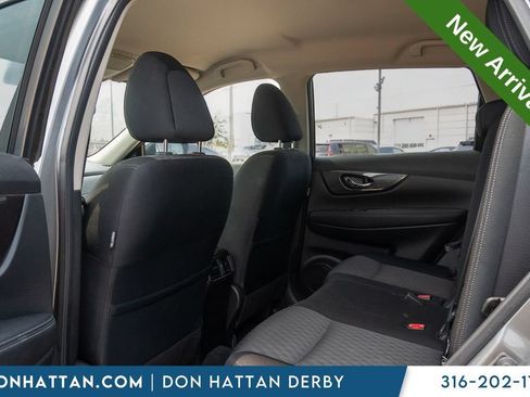 Used 2020 Nissan Rogue SV FWD image 19