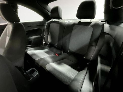 Used 2019 Volkswagen Beetle 2.0T S image 21