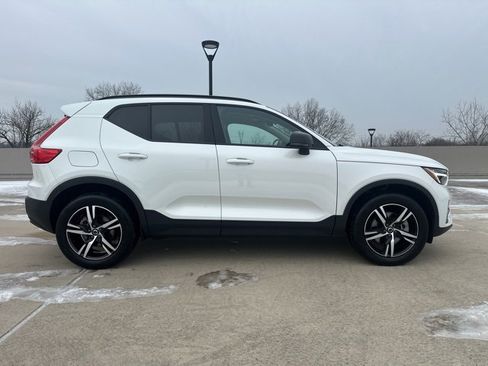 Certified 2024 Volvo XC40 B5 Core image 10