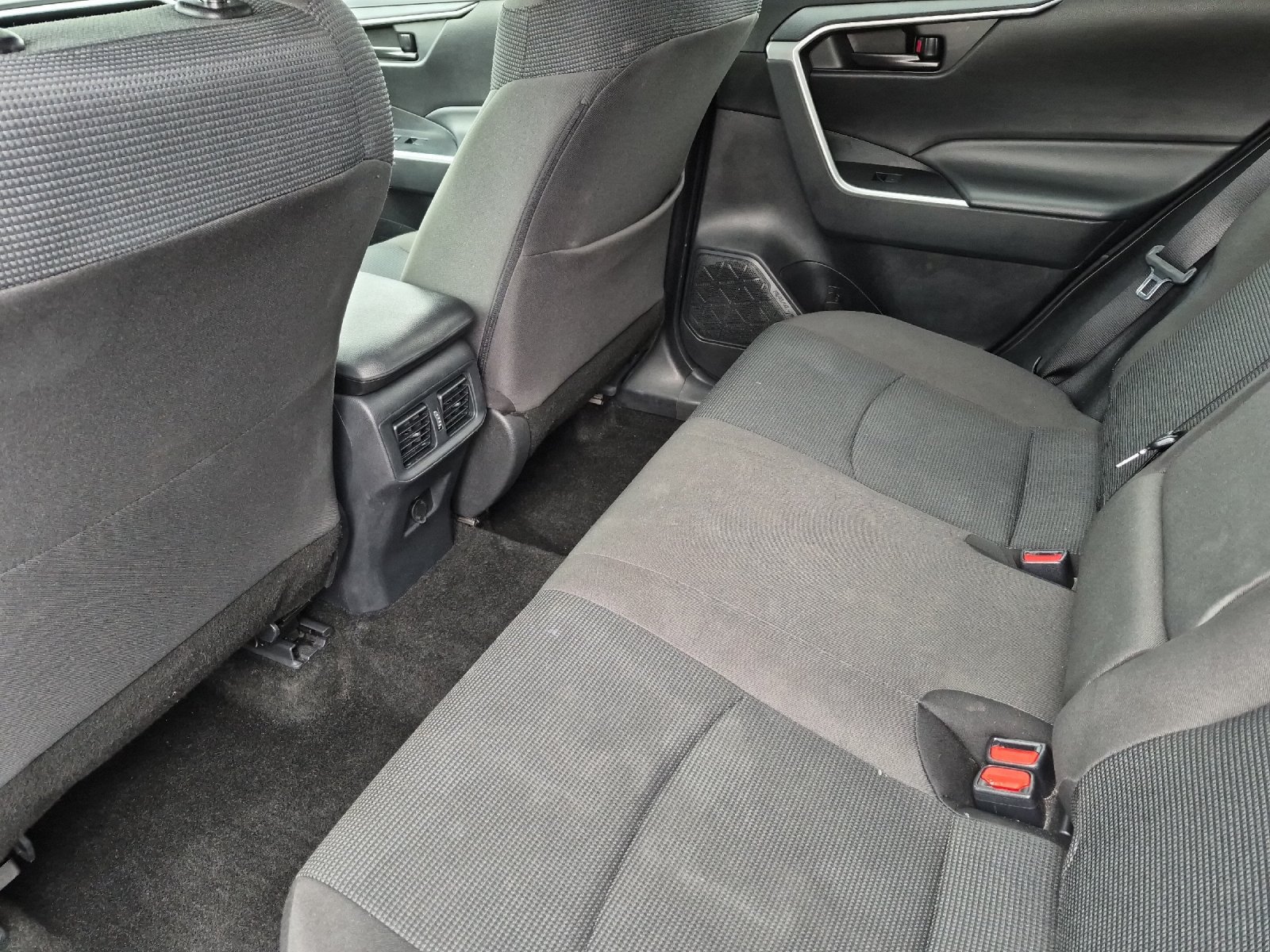 Used 2025 Toyota RAV4 LE AWD/4WD image 11