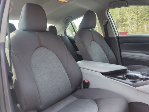 Used 2019 Toyota Camry LE image 24