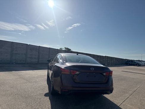 Certified 2025 Nissan Altima 2.5 SV FWD image 17