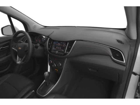 Used 2020 Chevrolet Trax LT w/ LT Convenience Package AWD/4WD image 18