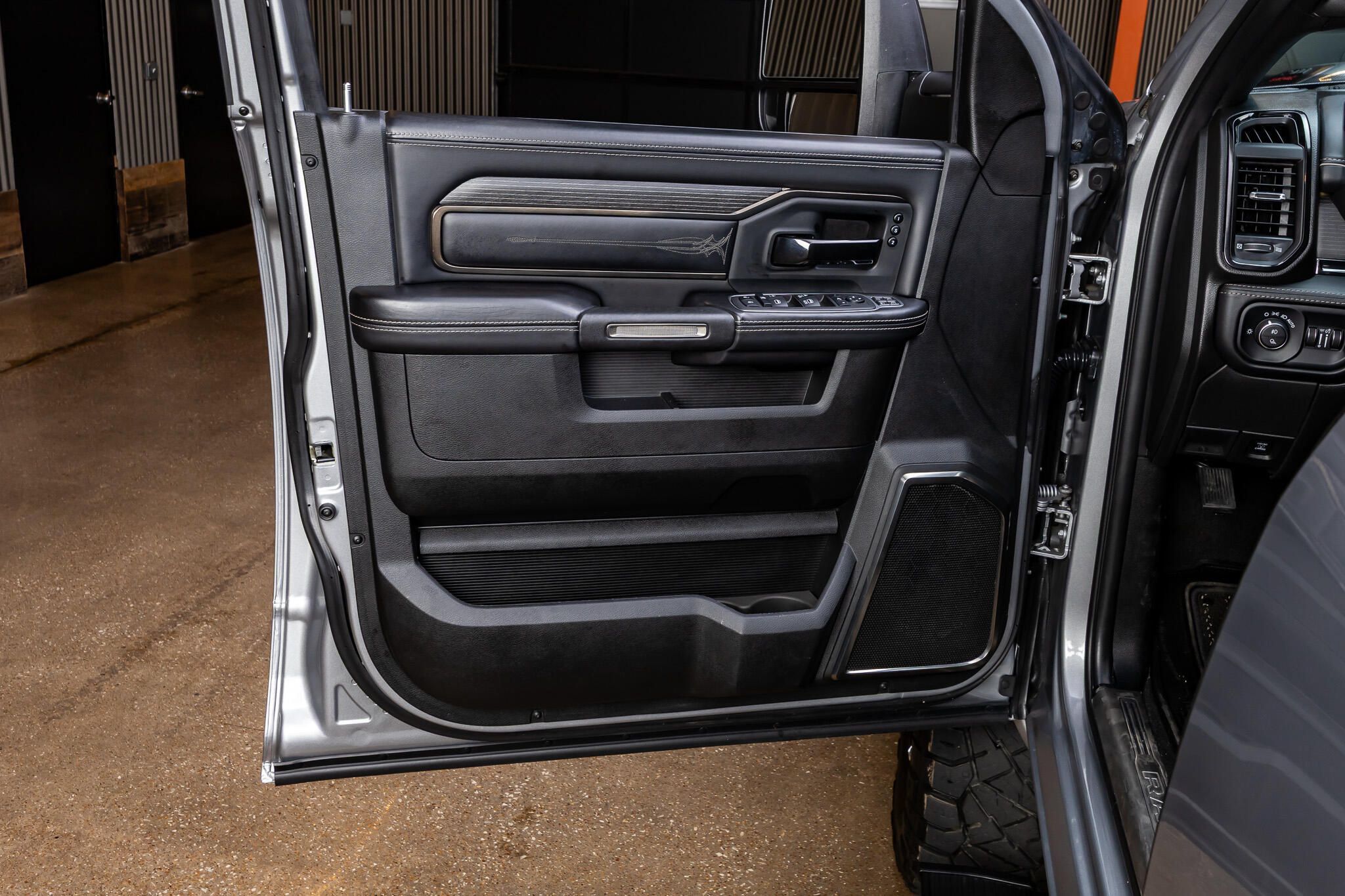 Used 2023 RAM 2500 Limited w/ Night Edition AWD/4WD image 36