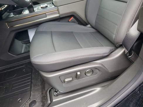 New 2025 GMC Hummer EV 2X image 18