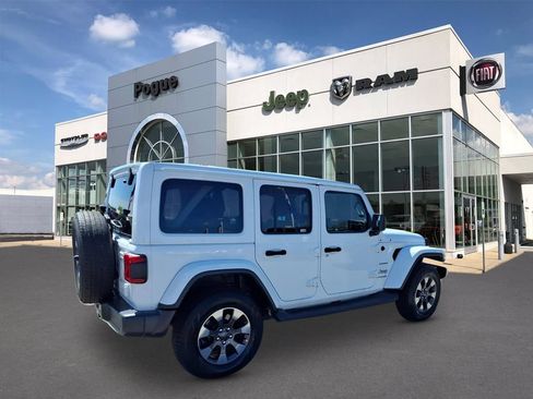 Used 2018 Jeep Wrangler Unlimited Sahara w/ Dual Top Group AWD/4WD image 2