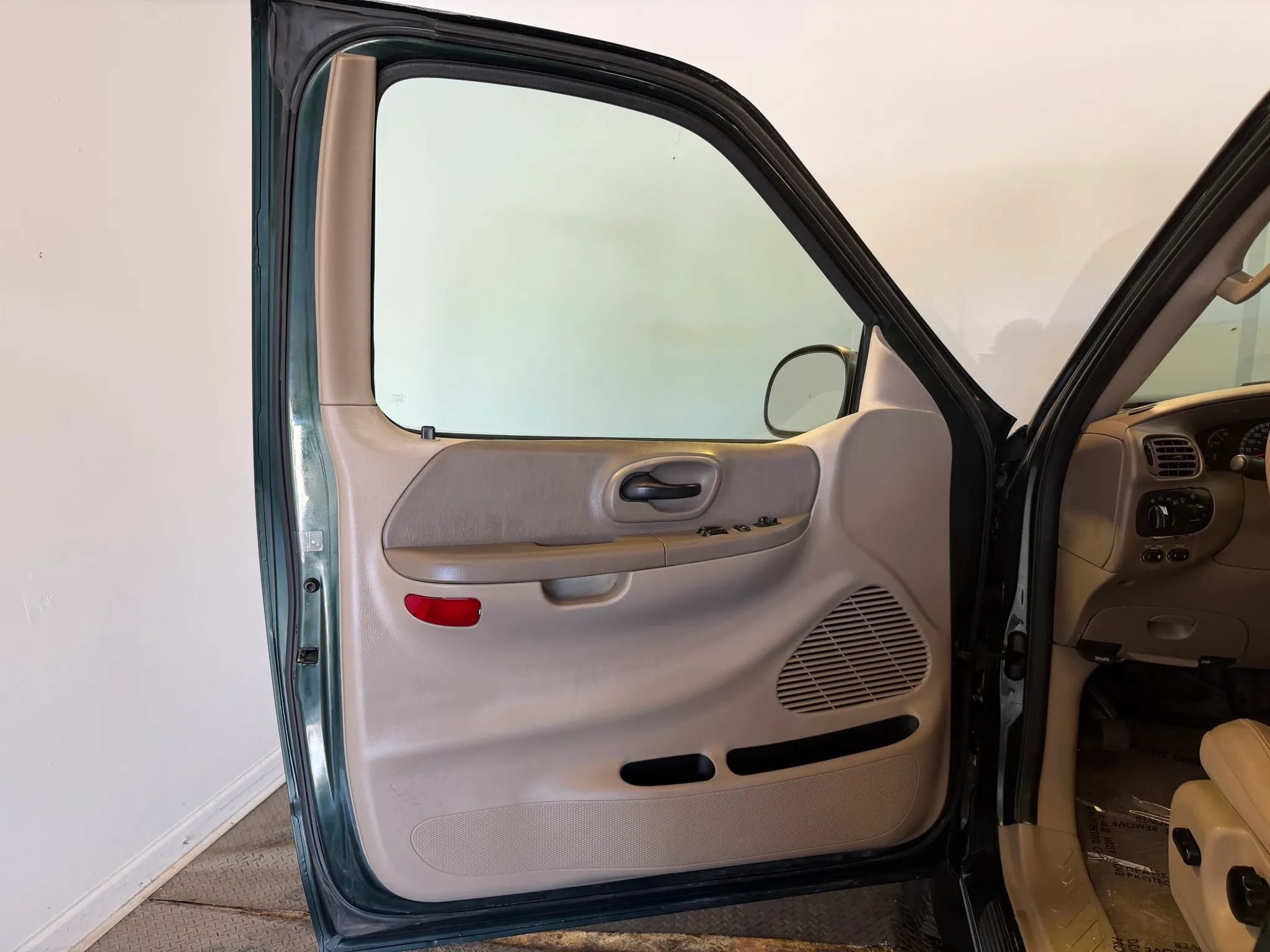 Used 2003 Ford F150 XL AWD/4WD image 9