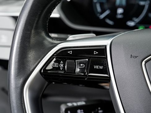 Used 2024 Audi Q8 e-tron Premium Plus image 12