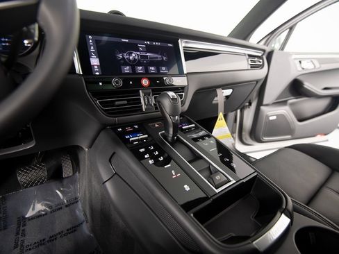 New 2026 Porsche Macan S image 22