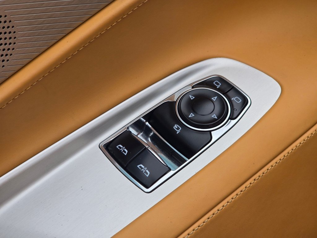 Used 2023 Chevrolet Corvette Stingray Premium Cpe w/ Z51 Performance Package RWD image 33