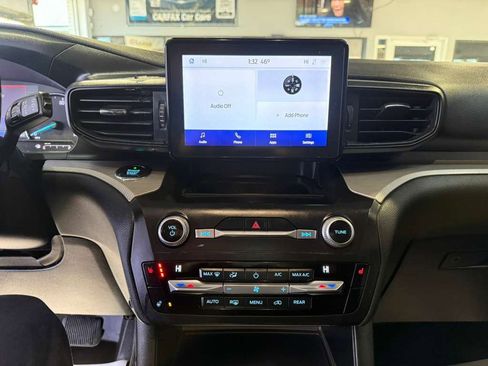Used 2020 Ford Explorer XLT w/ Comfort Package AWD/4WD image 16