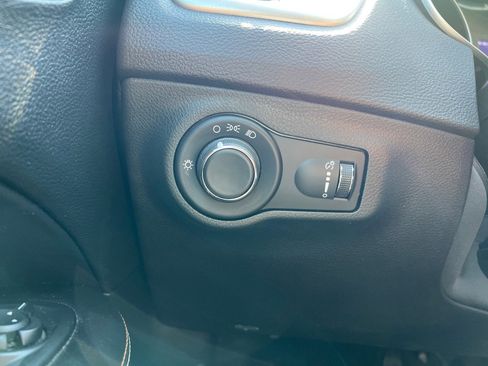 Used 2019 Jeep Compass Sport w/ Cold Weather Group image 32