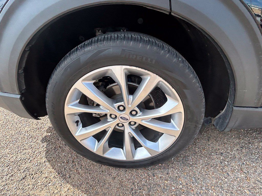 Used 2023 Ford Explorer Platinum w/ Equipment Group 601A RWD image 8