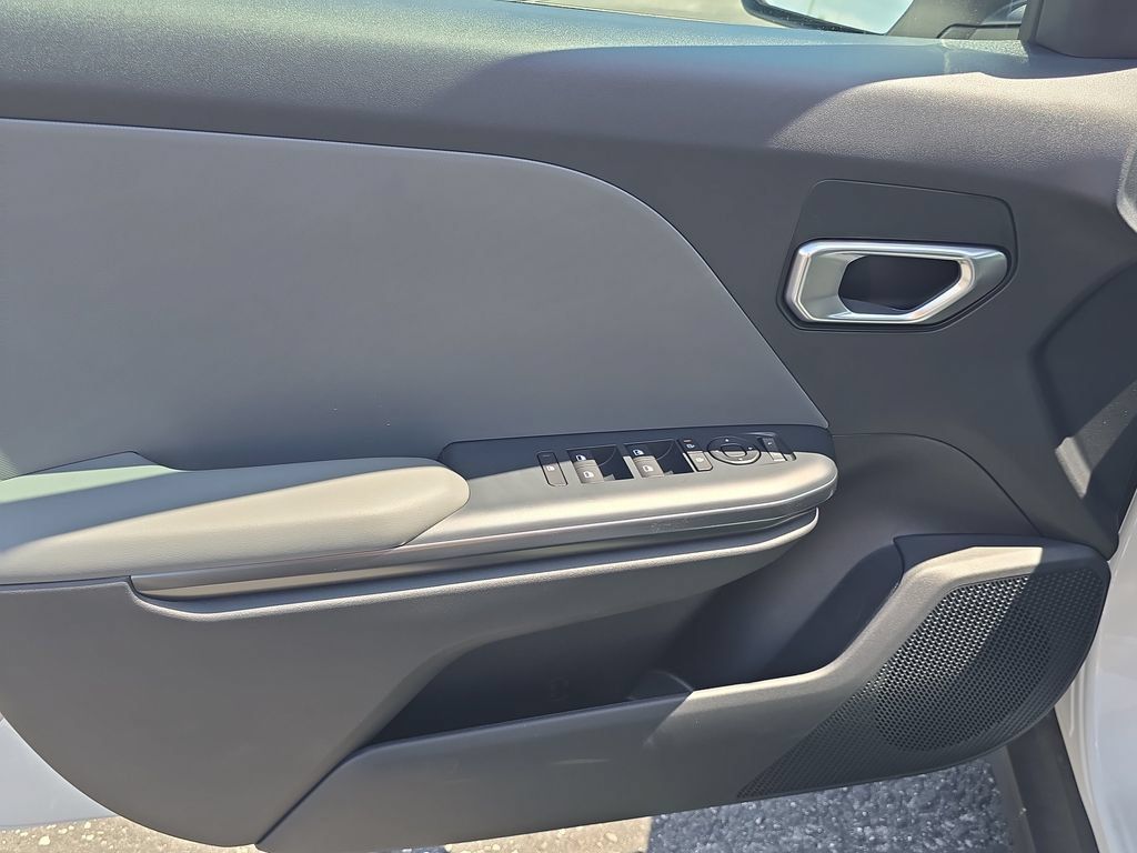 New 2026 Kia K4 FWD image 17