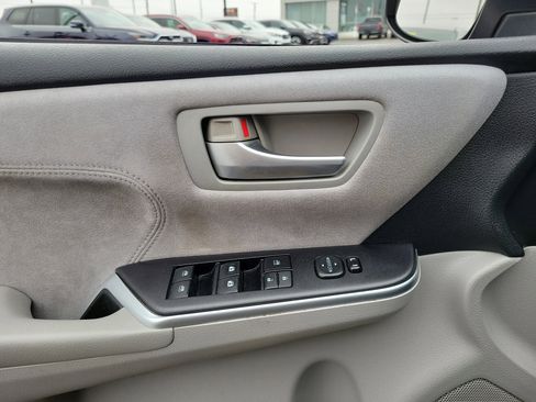 Used 2015 Toyota Camry XSE w/ Moonroof Package image 17