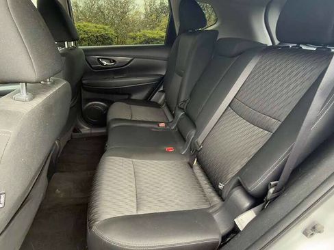 Used 2017 Nissan Rogue S image 15