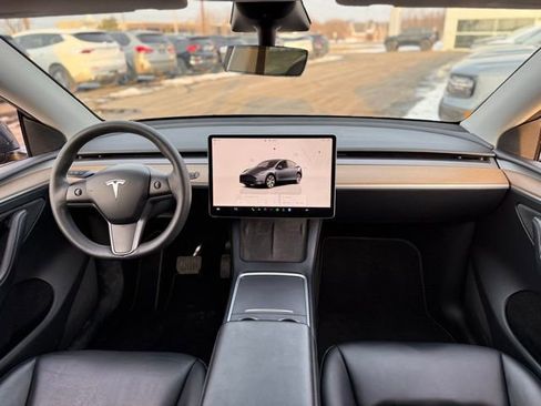 Used 2023 Tesla Model Y Long Range image 2