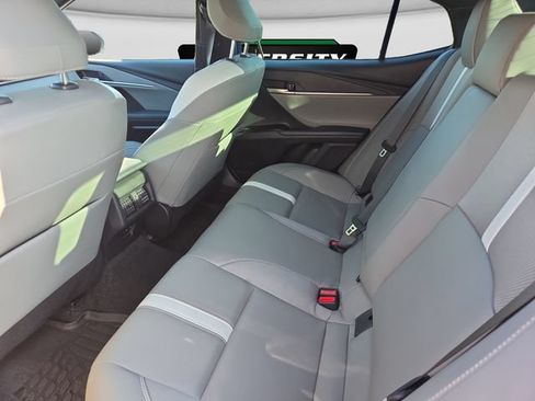 Used 2025 Toyota Camry SE w/ Convenience Package FWD image 26
